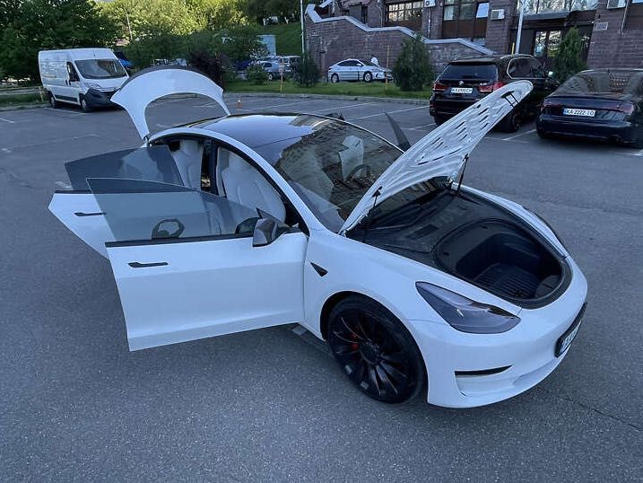 TESLA Model 3 2022