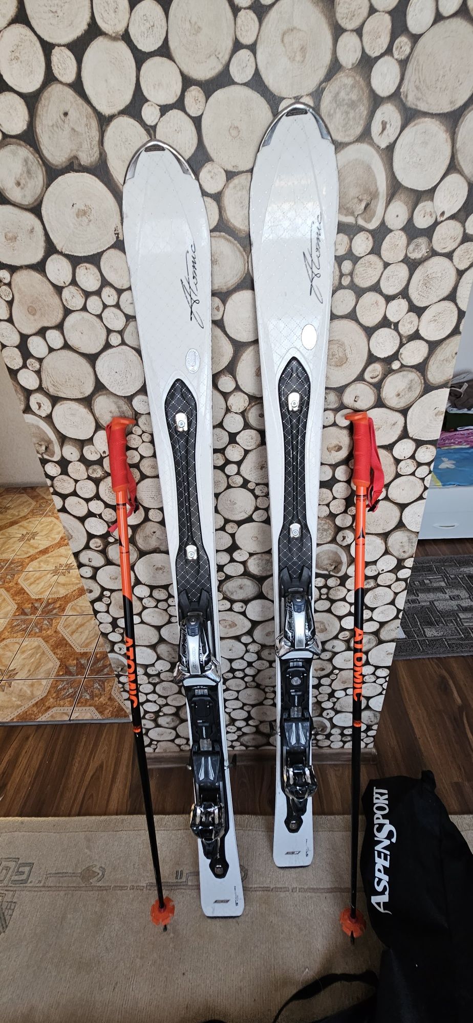 Narty plus kijki i torba