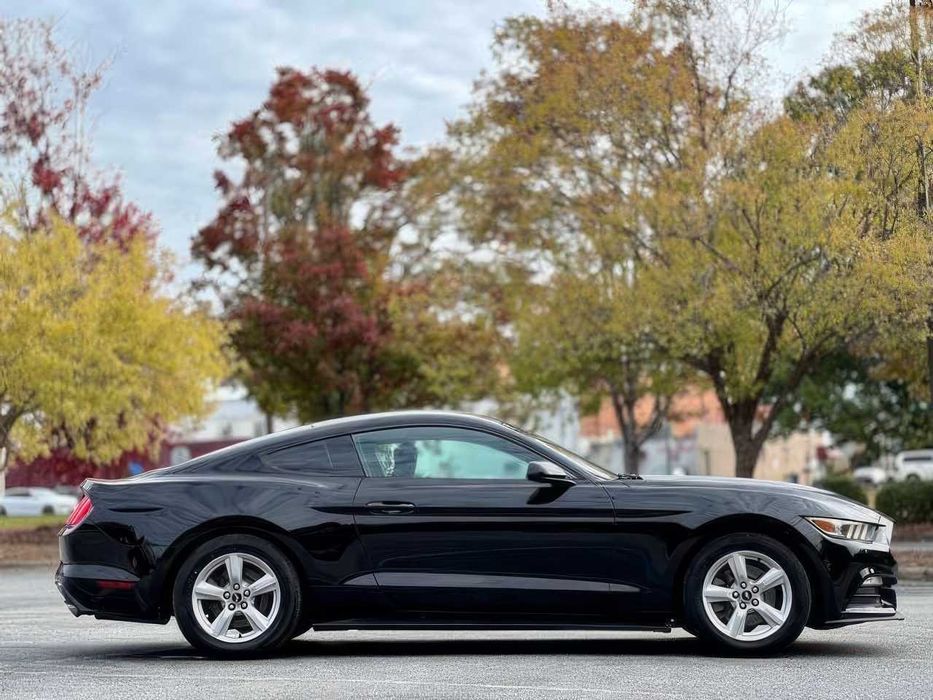 Ford Mustang V6      2017