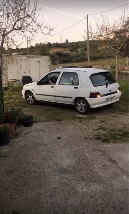 Vendo carro ou inteiro ou as peças