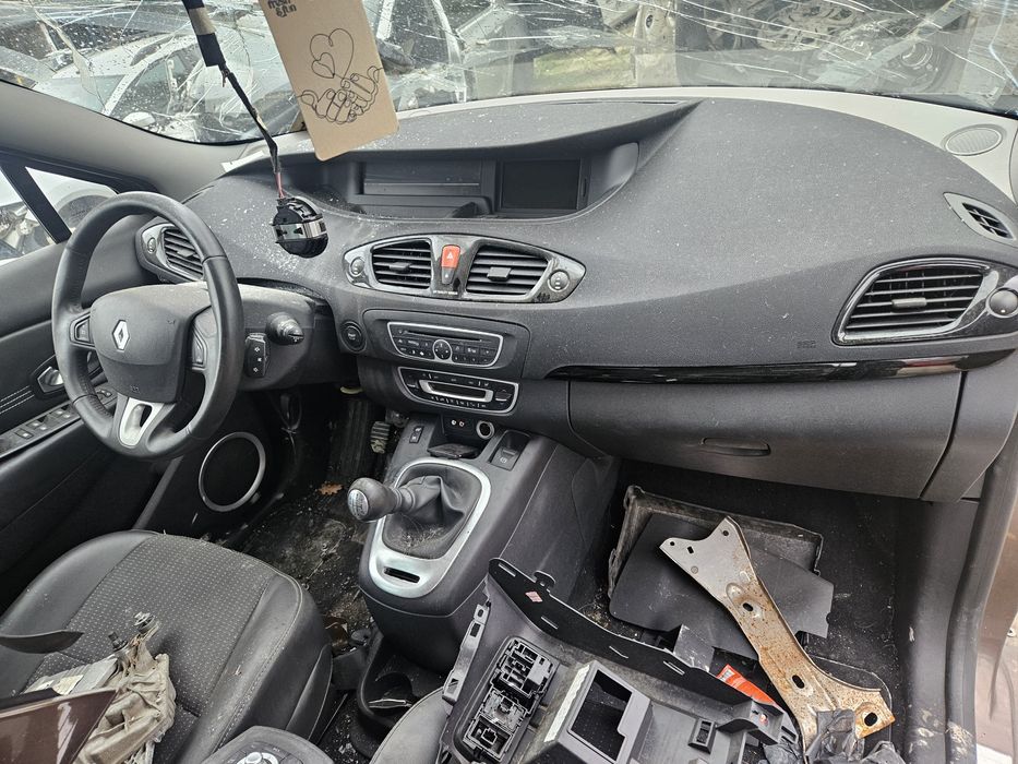 Renault Scenic III konsola deska kokpit