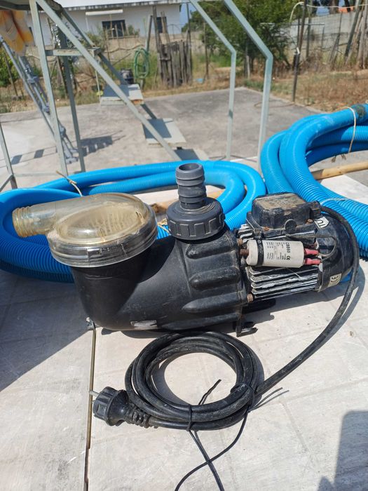 Vendo Bomba + filtro de areia + mangueira para piscina (Grés)