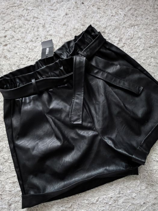 Фирменные кожаные шорты под матовую кожу Today р.М/L