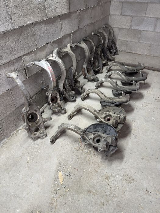 Цапфа, повороткий кулак Ауді а6 с5, а4 б6, а4 б7, а6 с6, а8 д3,а6 с7