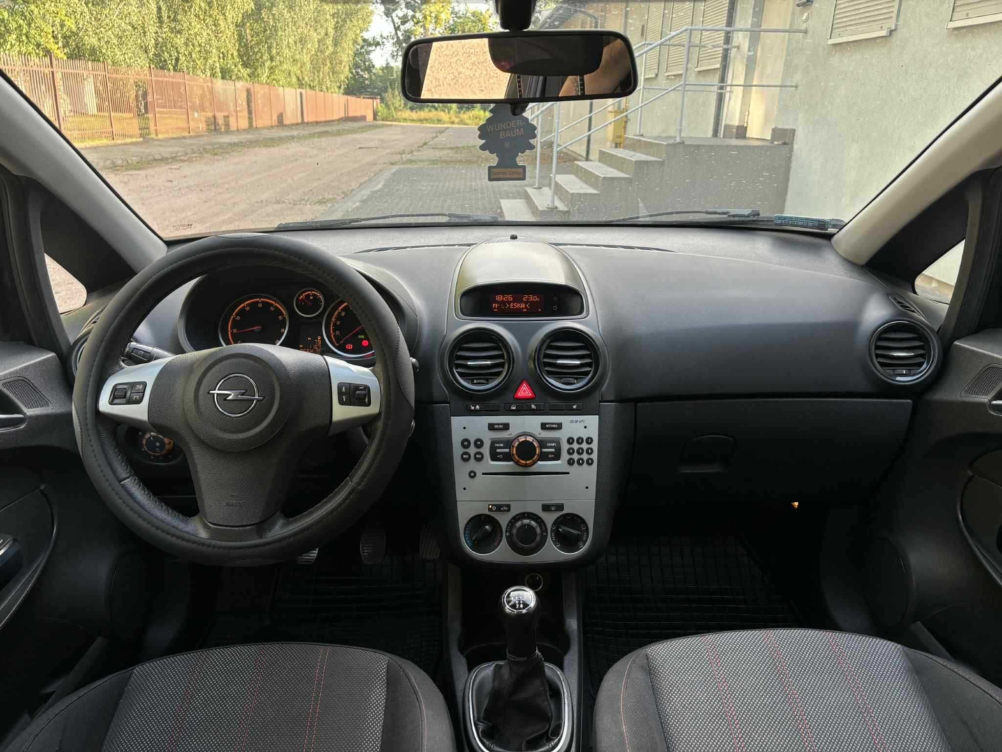 Opel Corsa 1.4, 5 drzwi, pakiet OPC,bogata opcja,dlugie oplaty