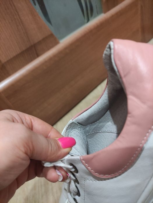 Жіночі кеди 36 р з натуральної шкіри