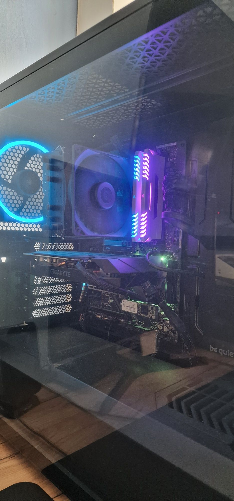 Intel i7 8700k i asrock z390 extreme4 corsair ddr 16gb windows11