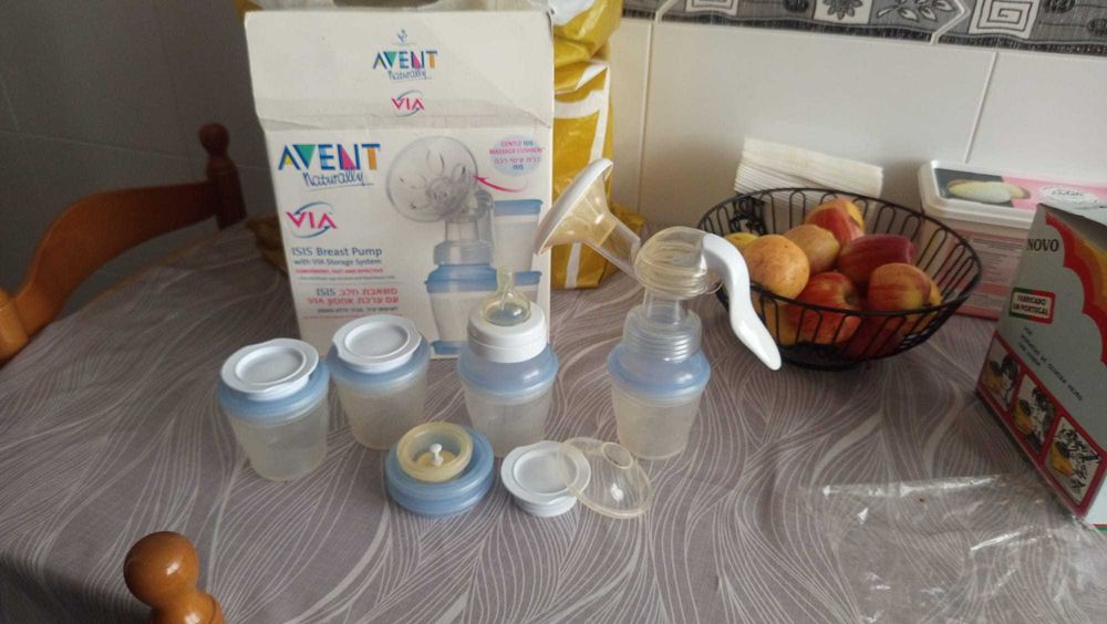 Ofereço Cama de viagem/Estrelizador/máquina de vapor/Bomba de leite