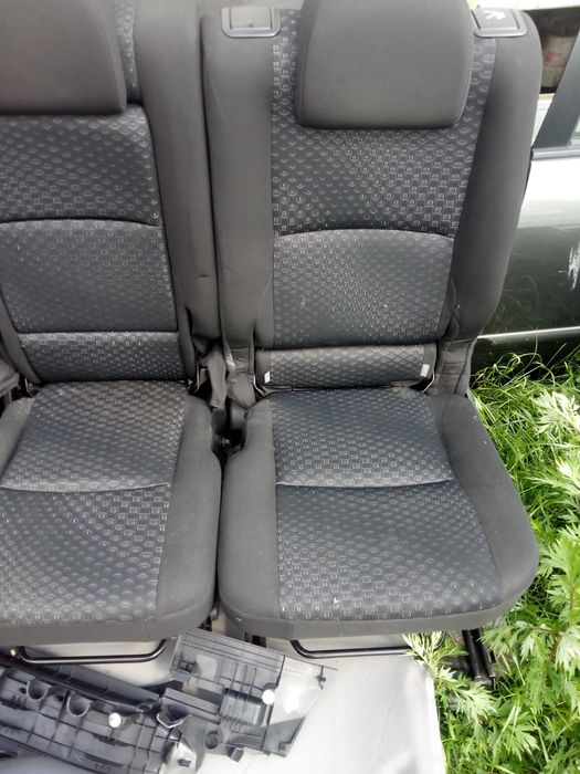 TOYOTA VERSO 09-18 fotele przekładka vana II rząd pasy komplet