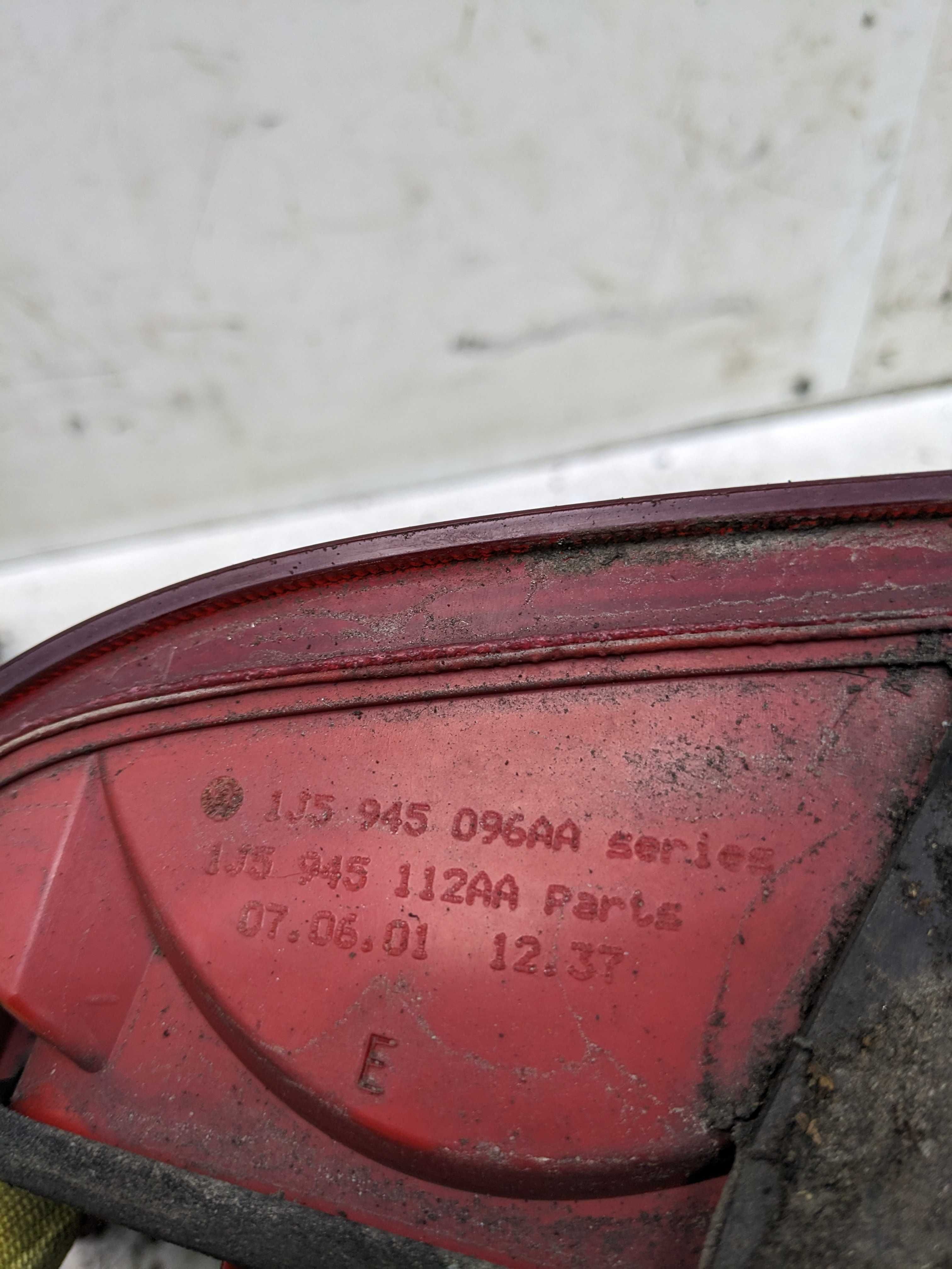 VW Volkswagen Bora Sedan Lampa Prawa Tylna Prawy Tył