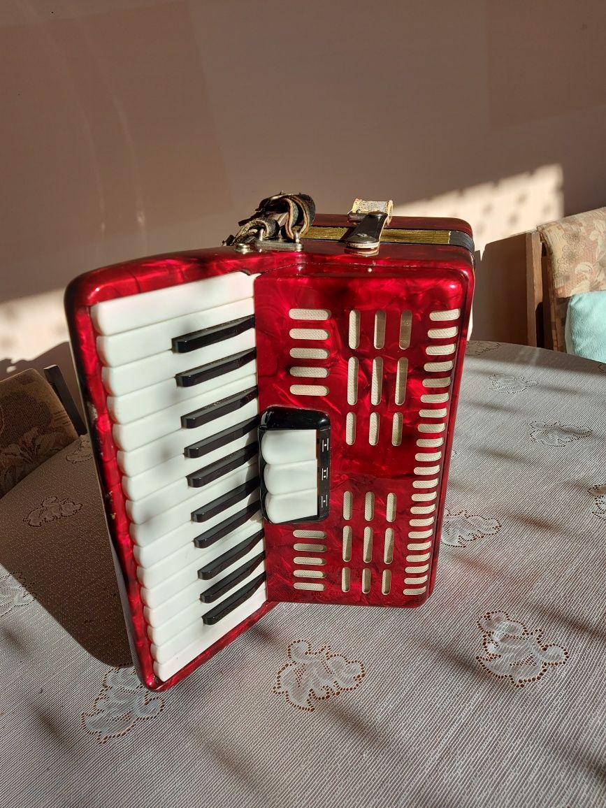 Akordeon HOHNER 32 basy