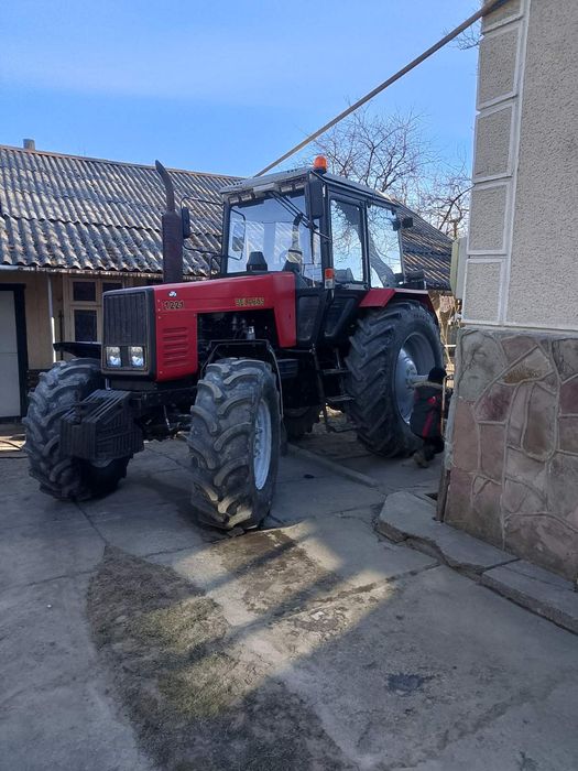 Трактор МТЗ 1221