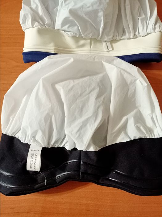 Шапочка для плавання для дорослих або підлітків.