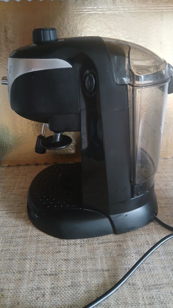 Ekspres kolbowy De'Longhi