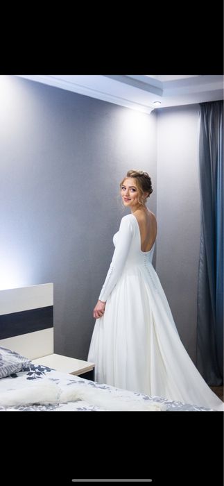 Продам весільну сукню, не вінчану