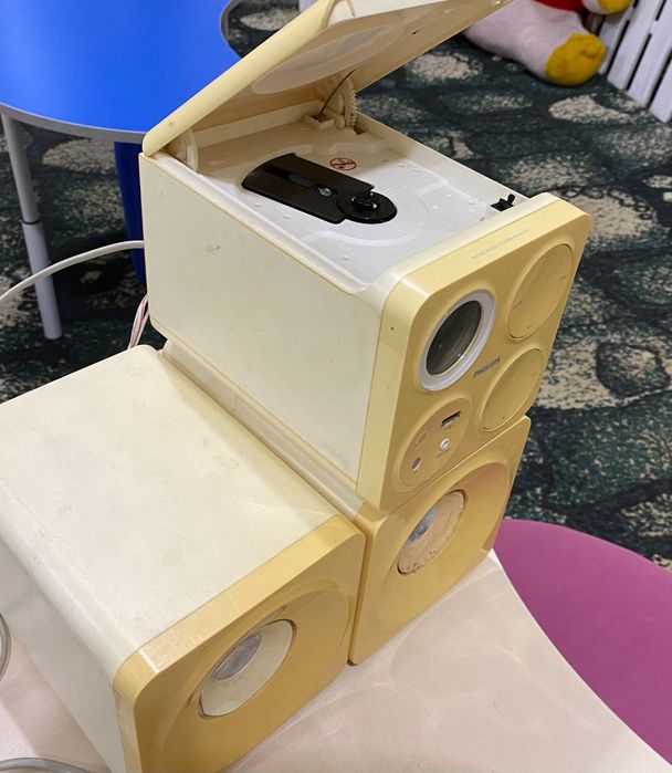 Колонка рабочая для флешки и диска