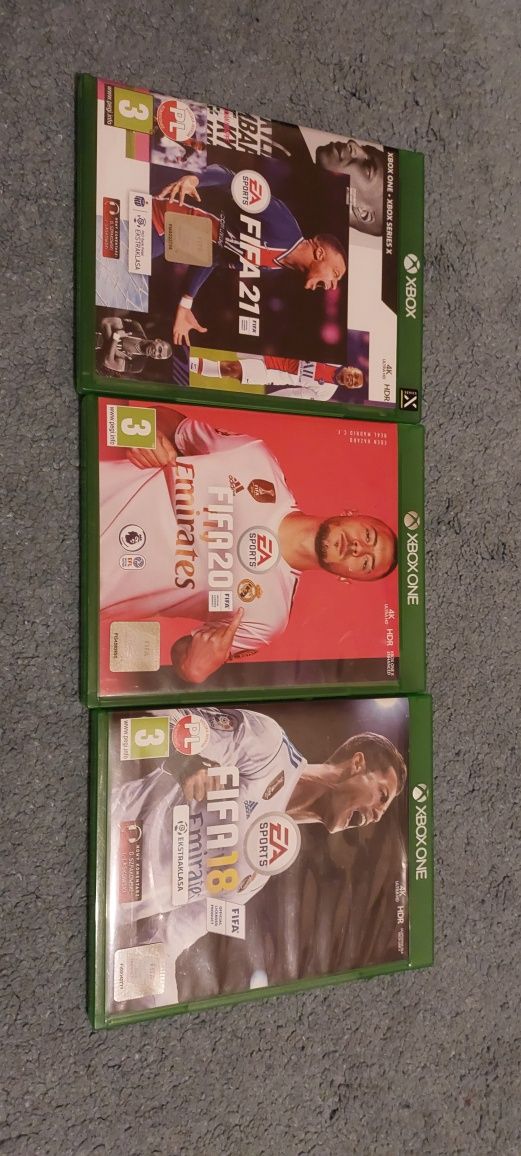 Gra Fifa 3 sztuki  2018 ,2020, 2021 Xbox One