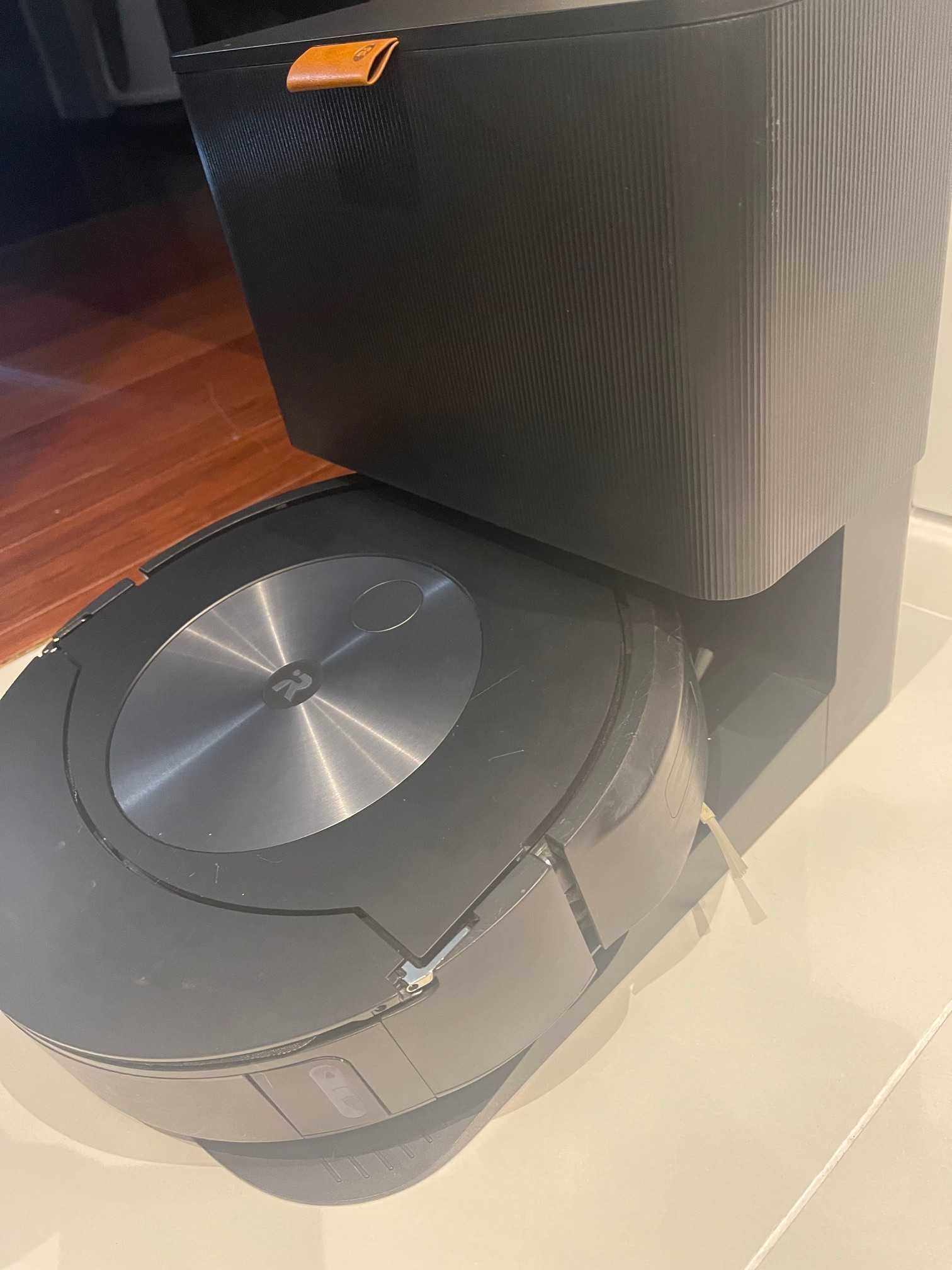 iRobot Roomba Combo j7+ robot sprząt-mopujący Stacja samoopróżniająca