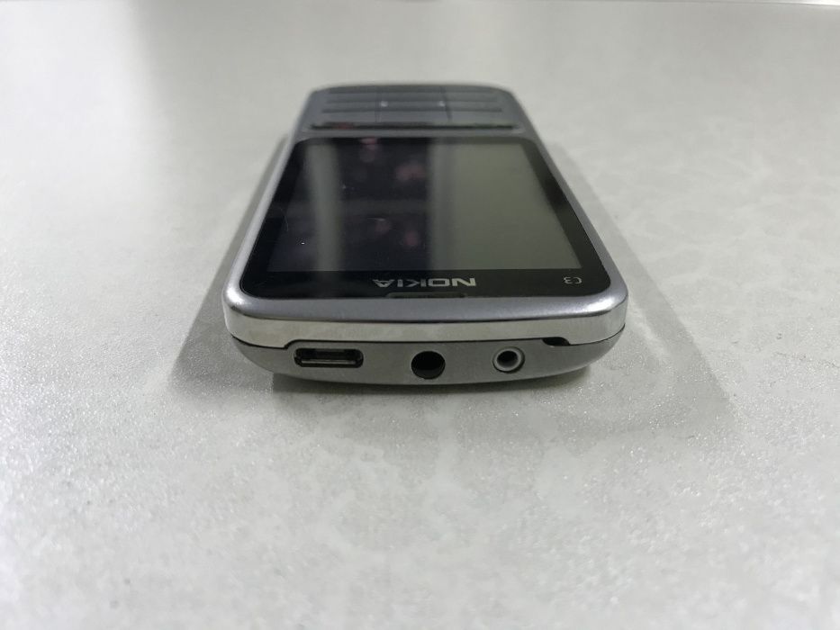 Телефон Nokia C3-01