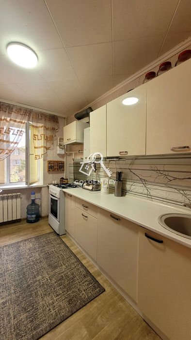 Продаж 4-кімнатної квартири на пл.Артема