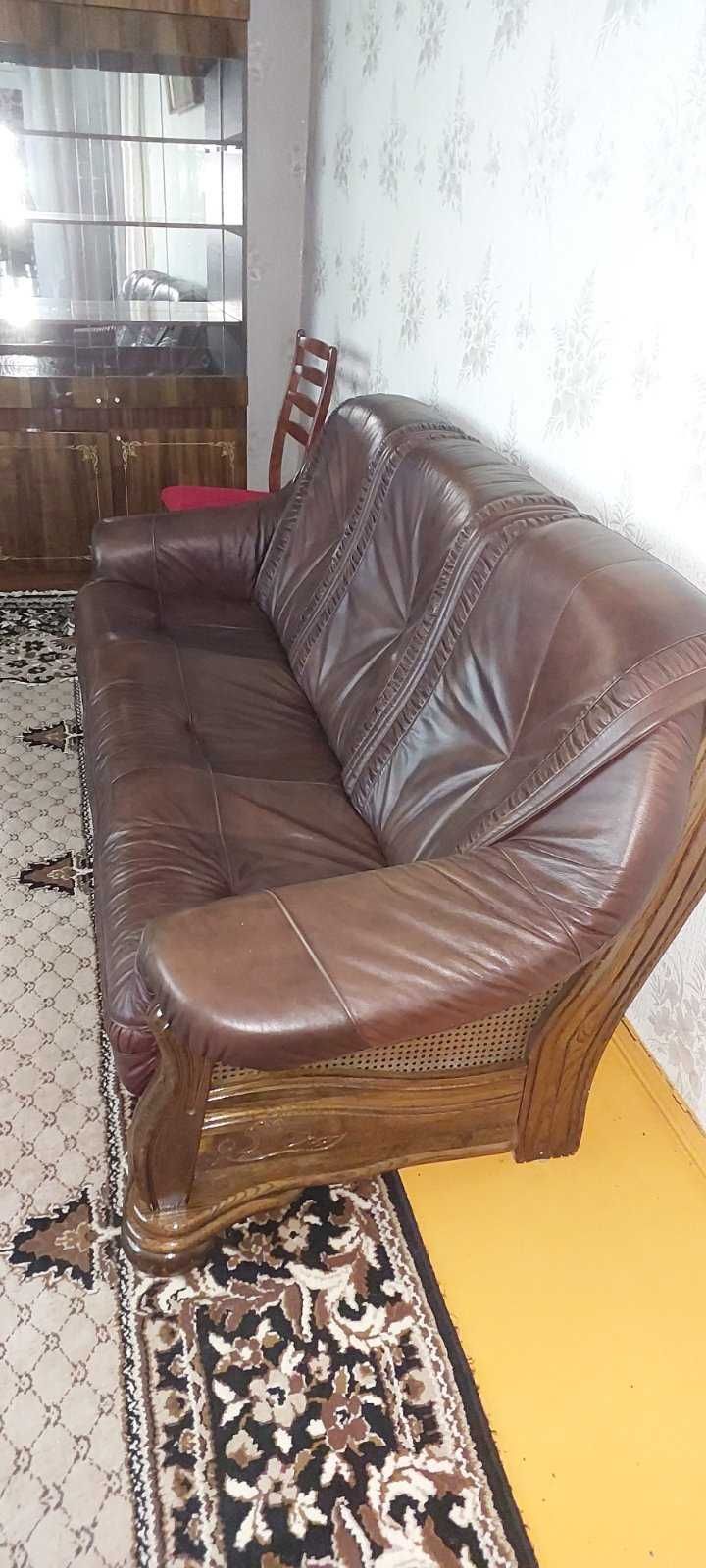 Шкіряний диван та два крісла