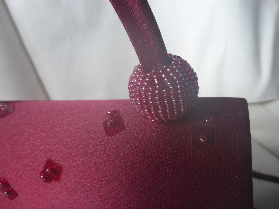 Elegante clutch Setim acolchoada cor de vinho carteira mão Cerimônia