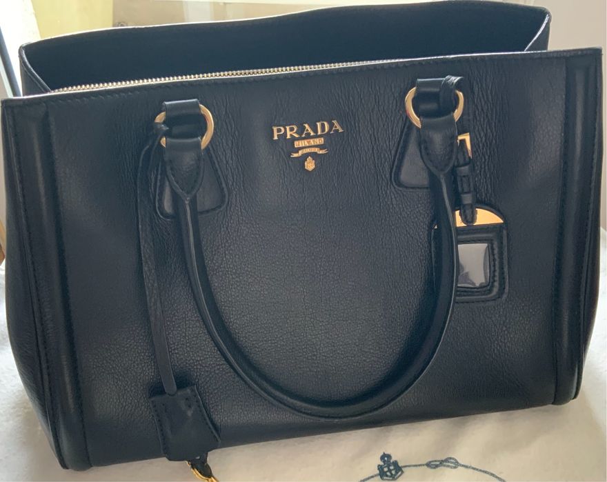 Klasyczna skórzana torba PRADA