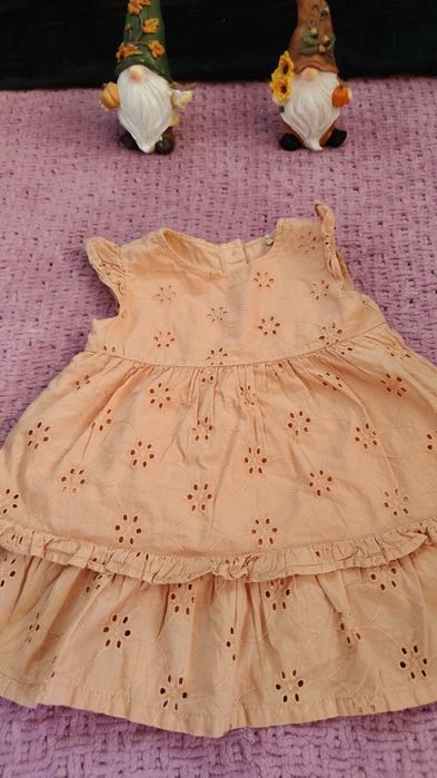 Sprzedam sukienkę rozmiar 68