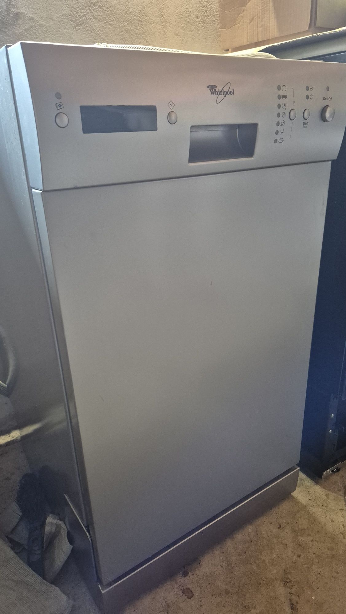 Zmywarka używana mała  zadbana sprawna whirlpool