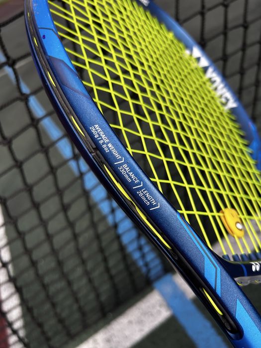 Yonex Ezone 26 102’ 250g 16x18