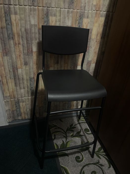 Визажный стул в хорошем состоянии