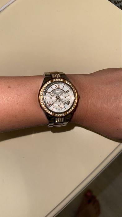 Часы наручные Guess