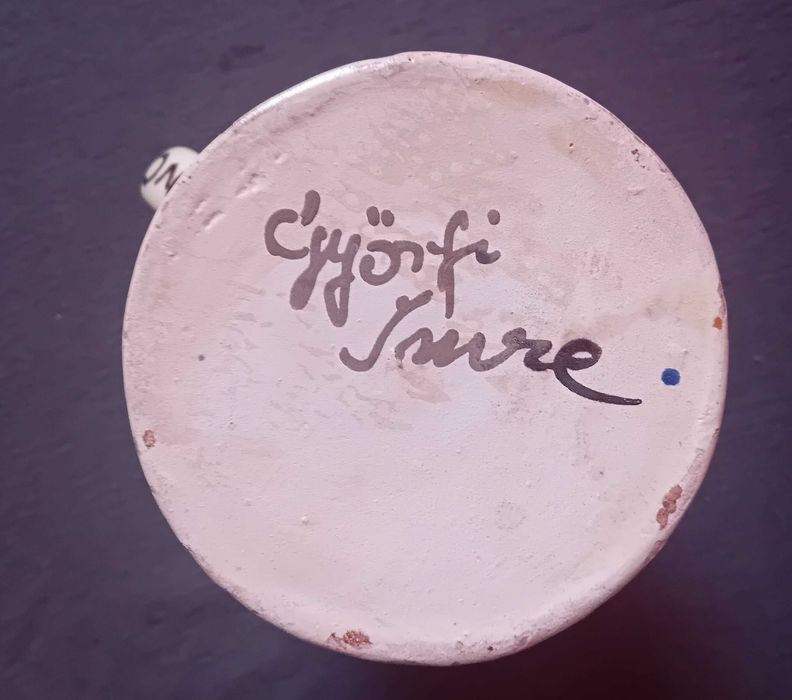 Ceramiczny ręcznie malowany kubek - kufel Korond, z podpisem zdobnika.