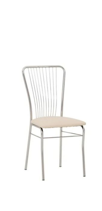 Хороший стіл та три стула