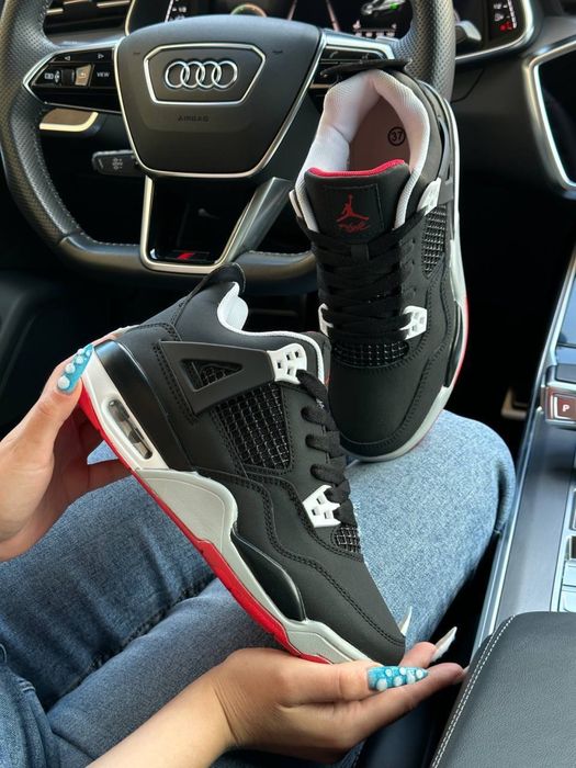 Жіночі термо(теплі) кросівки Nike Air Jordan 4 Retro Bred