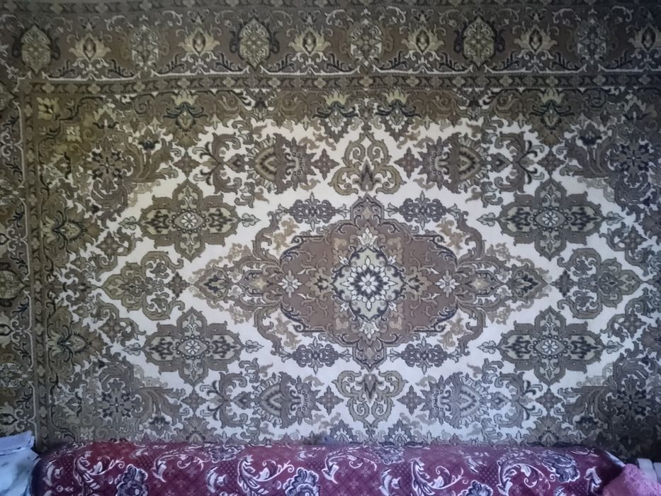 Ковер 2.95-1.95. Б/у