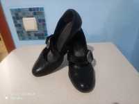 Женские кожаные черные туфли на каблуке