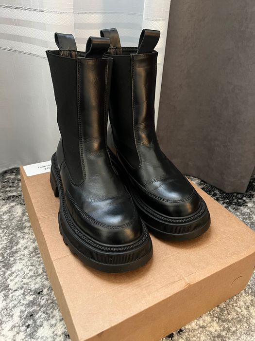 Продам трендові зимові жіночі челсі