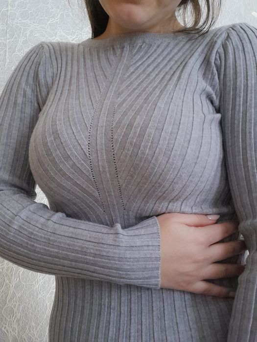 Сукня в рубчик до колін,тепла