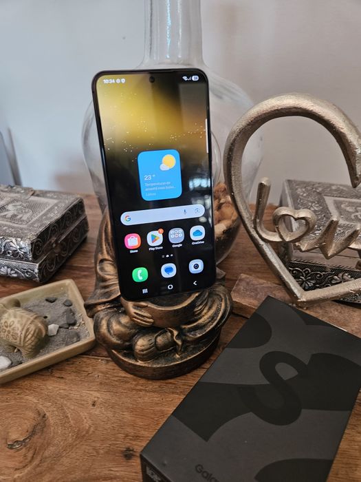 Samsung s22 novo ainda com os plásticos