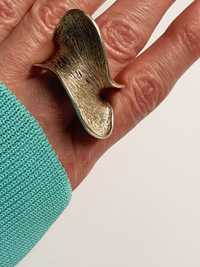 Piekny duży pierścionek srebro szczotkowane 925