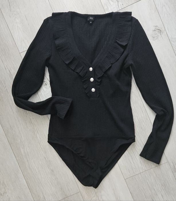 Body czarne pążkowane River Island 38 M bluzka koronką H&M elegancka