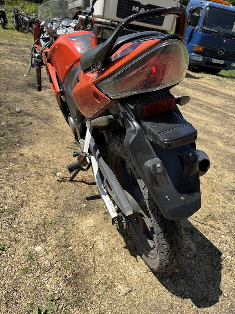 Honda CBR 125 R lekko uszkodozna!