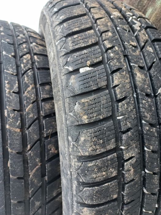 Зимові шини 205 60 R16 momo