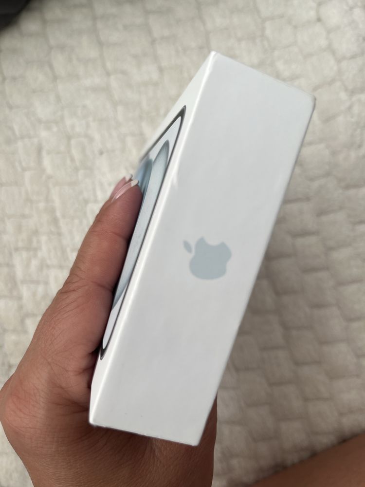 Pudelko od iPhone 15 plus