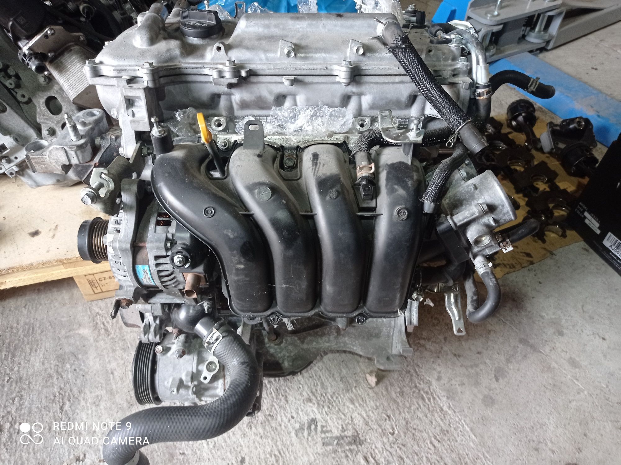 Toyota Corolla. Auris. Prius Silnik 1.8