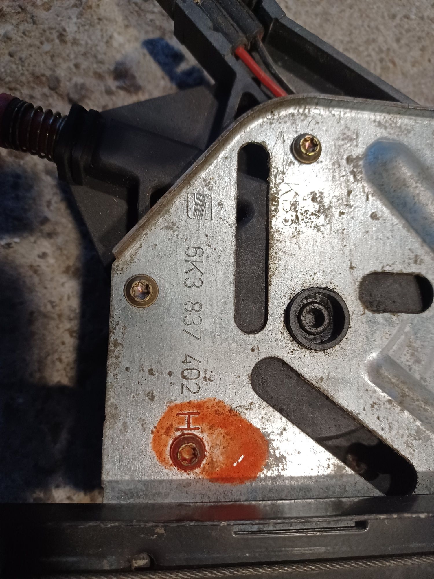 Podnośnik szyby elektryczny do seat ibiza 99-02 3d lewy
