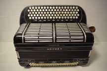 cordeon/Acordeão Hohner Morino à 4 voz 120 baixos. N 277