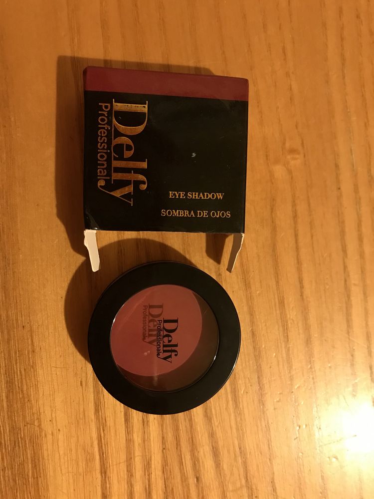 Cień do powiek Delfy berry eye shadow berry