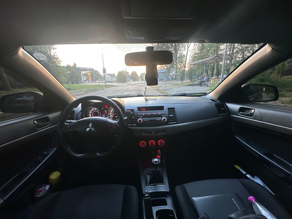 Mitsubishi lancer 10